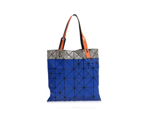 A BAO BAO ISSEY MIYAKE PIXEL TOTE BAG
Two-tone design with internal zipper pocket, style number 'BB06-AG053'
34 × 34 cm
Owner