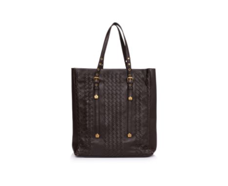 A BOTTEGA VENETTA BROWN INTRECCIATO LEATHER TOTE
Signature Intrecciato weave, dual adjustable handles, gold-tone hardware, su