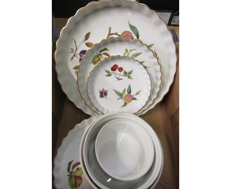 Royal Worcester Evesham oven to tableware - Five flan dishes D36cm max, three souffle dishes D19cm max 