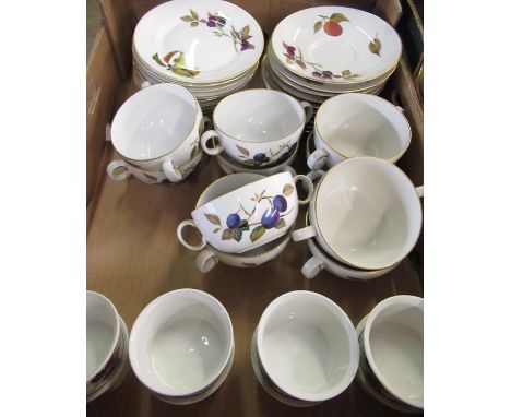 Royal Worcester Evesham oven to tableware - Set of ten soup cups and saucers, twelve plates D16.5cm and eight ramekins 