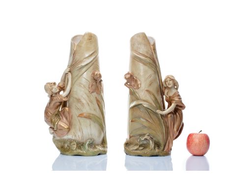 PAIR OF ART NOUVEAU VASES | Royal Dux (Czech / Bohemian 1st half of the 20th century) | 1st half of the 20th century | porcel