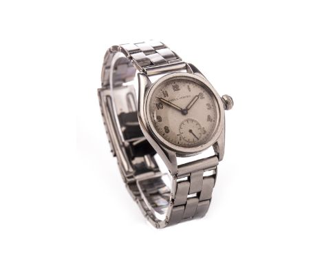 GENTLEMAN'S ROLEX OYSTER STAINLESS STEEL MANUAL WIND WRIST WATCH 1940s, the round white dial with black bordered luminous Ara