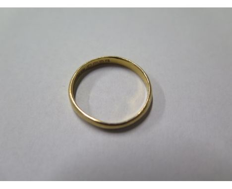 A 22ct gold ring, weight approx 3.6 grams, size U 