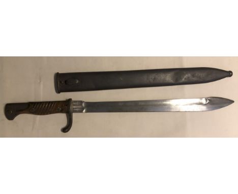 German S98/05 pattern bayonet, the fullered blade with ricasso marked 'WAFFENFABRIK MAUSER AG OBERNDORF aN', the blade spine 
