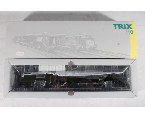 HO gauge model railways, Trix 22913 Class 241 A002 Express Train Steam Locomotive 'Schnellzug-Dampflokomotive Serie 241 A 002