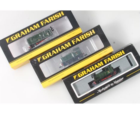 N gauge model railways, Grafar Graham Farish by Bachmann three locomotives to include 371050A Class 04 diesel shunter D2264 B