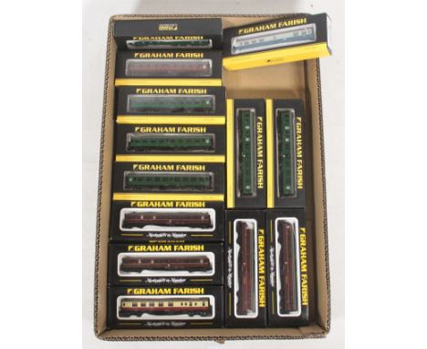 N gauge model railways, Grafar Graham Farish by Bachmann, passenger rolling stock coaches to include 374061 mk1 SK Corridor S