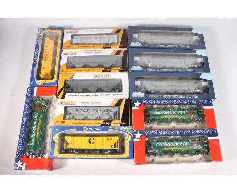 HO gauge model railways North American outline rolling stock to include North American Railcar Corporation of Canada 3x Saska