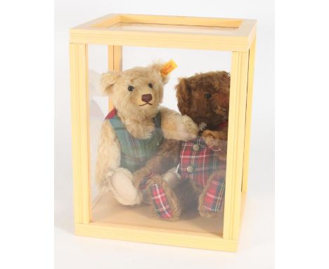 Steiff 664687 Angus the Scottish Bear, with certificate of authenticity, limited edition number 343 of 2,000, 27cm, and Steif