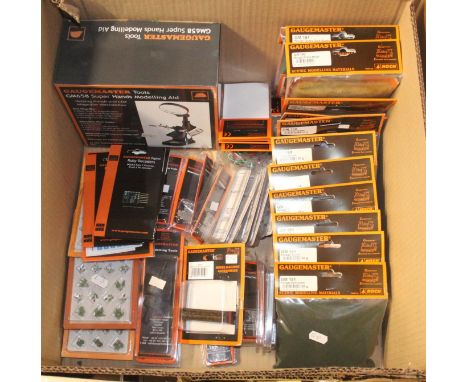HO gauge model railway, Gaugemaster by Noch of Germany diorama accessories to include GM177 Garden Plants x2, GM176 Water Pla