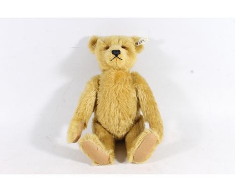 Steiff 406072 British Collectors Replica 1994 Teddy Bear 1908 Blond 40, limited edition number 744 of 3000, with certificate 