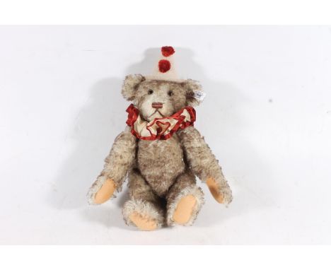 Steiff 404214 Teddy Clown 1926, 32cm tall, with certificate of authenticity number 205 of 3000, boxed.
