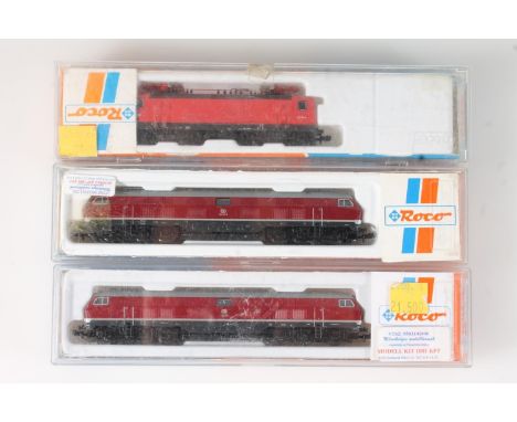 N gauge model railways, Roco of Austria, three locomotives to include 23271 Deutsche Bahn DB V320001 maroon, 23268 Deutsche B