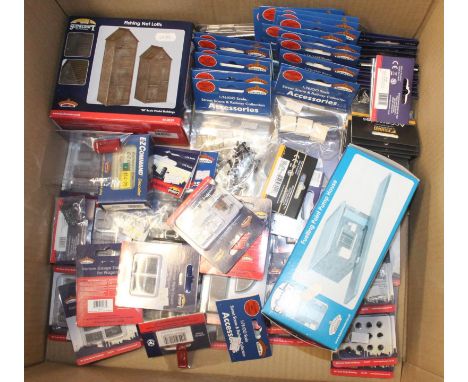 OO gauge model railway, Bachmann Europe PLC of Leicester England, diorama accessories to include 44564 Corner Pavements &amp;