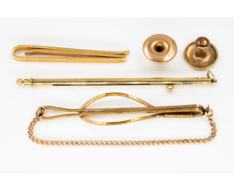 A GROUP OF FIVE ITEMS (5)Comprising; a slide action swizzle stick, an Egyptian gold tie slide, weight 6.2 gms, a 9ct gold tie