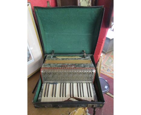 Cased accordion by Alvari