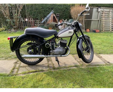 Tidy little D1 in need of a new home.
The 125cc D1 was produced from 1948 until 1963
This smart example dates from 1960
Well 