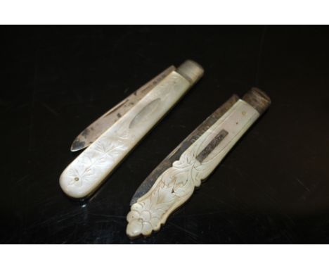 TWO ANTIQUE MOTHER OF PEARL HANDLED SILVER FRUIT KNIVES 