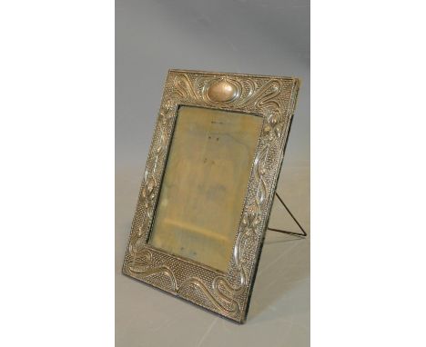 An Edwardian Art Nouveau design silver easel frame hallmarked: J&amp;RG for J &amp; R Griffin (Joseph &amp; Richard Griffin)
