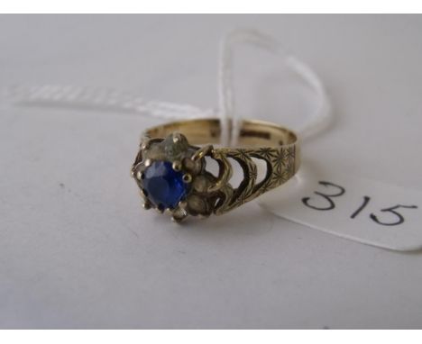 9ct blue & white stone dress ring approx size O   