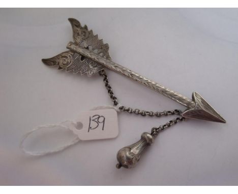 Very large and unusual Victorian silver arrow brooch 10cm long 13g