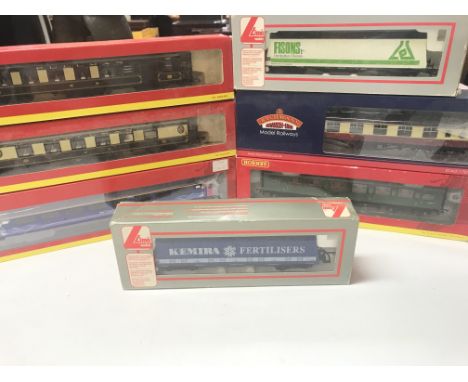A Collection of 6 00 Gauge Coaches by Hornby. Lima and Bachmann.