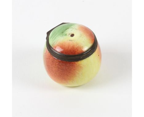 Bilston enamel pill box in the form of an apple, painted with naturalistic colours H3.5cm