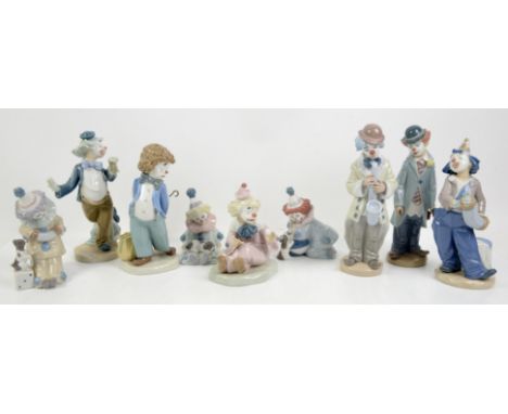 Five Lladro figures of clowns, tallest 23 cm high and four similar Nao figures (9)