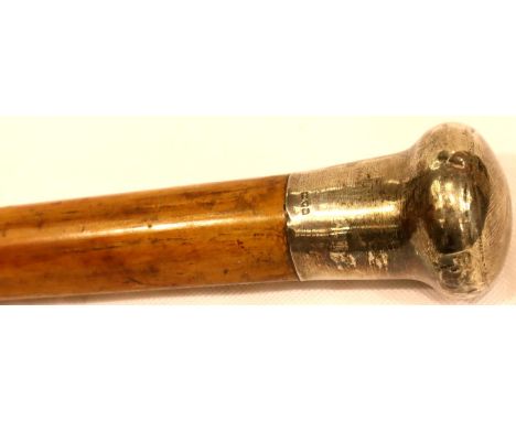 Walking cane with silver topped pommel, hallmarked London 1915. P&amp;P Group 3 (£25+VAT for the first lot and £5+VAT for sub