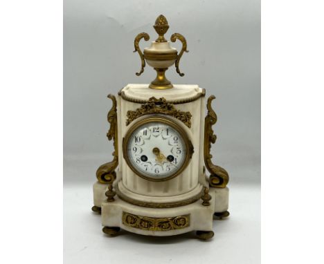 A white marble and gilt mantel clock (H29cm)