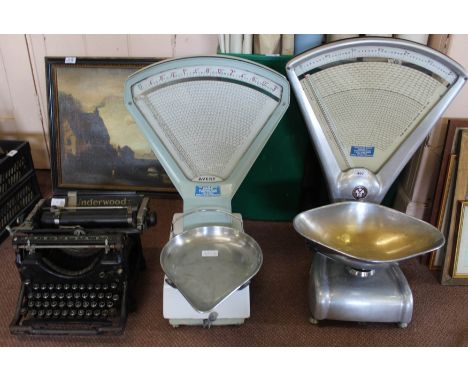 Two sets of vintage scales (Vandome &amp; Hart and Avery) plus an Underwood typewriter
