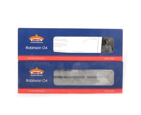 Bachmann OO gauge model railway locomotives, 31-003 Robinson 04 6190 LNER black, 31-002 Robinson 04 63635 BR clack, both 21 D