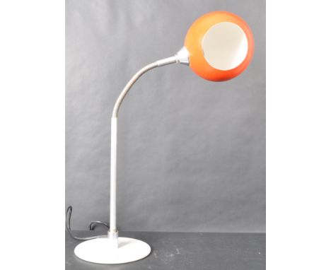 Michael Lax (manner of) - A retro vintage 20th Century 1970s Italian desktop anglepoise lamp light having a red Eyeball shade