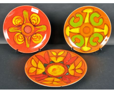 Poole Pottery - Delphis Range - Chargers - A collection of three retro vintage 1960s studio art pottery large plates . Each o