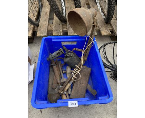 AN ASSORTMENT OF ITEMS TO INCLUDE A VINTAGE ANGLE POISE LAMP, A VINTAGE BLOW TORCH AND FILES ETC 