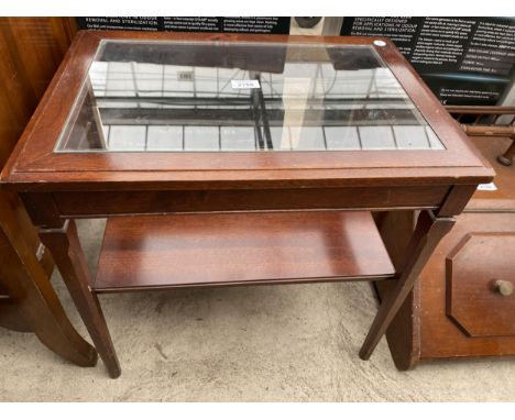 A MODERN TWO TIER LAMP TABLE WITH INSET GLASS TOP, 21X15" 