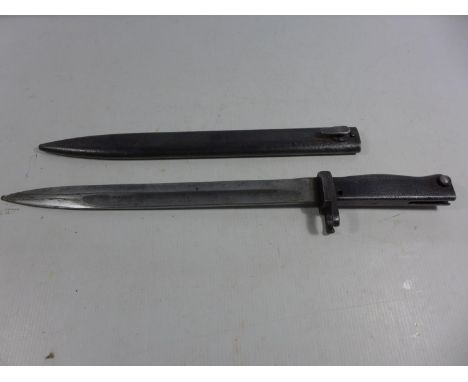 AN IMPERIAL GERMAN WORLD WAR I ERSATZ BAYONET AND SCABBARD, 31CM BLADE 