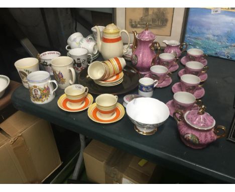 A LARGE QUANTITY OF TEAWARE TO INCLUDE A PINK JAPANESE COFFEE SET, COFFEE POT, CREAM JUG, SUGAR BOWL, CUPS AND SAUCERS, A RET