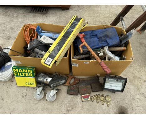 AN ASSORTMENT OF ITEMS TO INCLUDE TOOLS, CAR LIGHTS AND CLAMPS ETC 