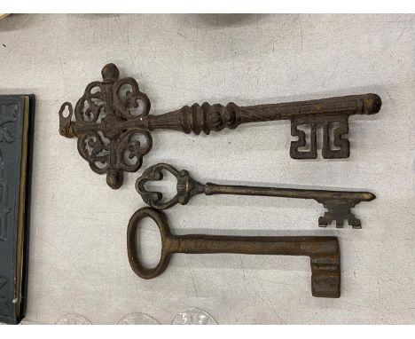 THREE VINTAGE METAL KEYS 