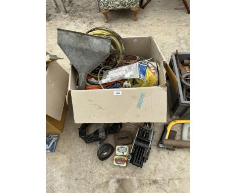 AN ASSORTMENT OF CABLES, A WORK LAMP AND A JACK ETC 
