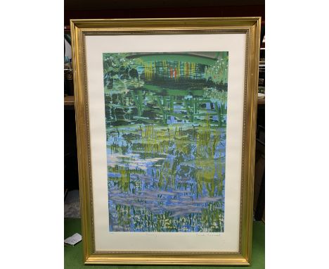 A LIMITED EDITION 8/100 PRINT WITH INDISTINCT SIGNATURE, 102CM X 74CM IN GILT FRAME 