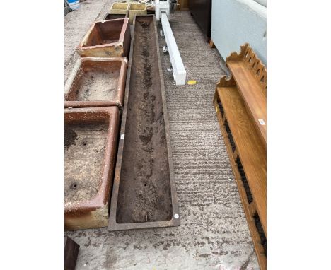 A LARGE VINTAGE CAST IRON TROUGH (L:301CM) 