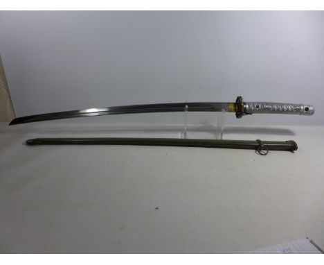 A JAPANESE NCO'S SWORD AND SCABBARD, 64.5CM BLADE, TOTAL LENGTH 97CM 