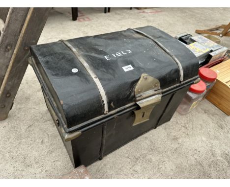 A VINTAGE METAL STORAGE TRUNK 