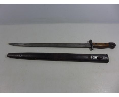 A BRITISH ARMY WORLD WAR I 1907 PATTERN BAYONET AND SCABBARD BY WILKINSON, 43CM BLADE 