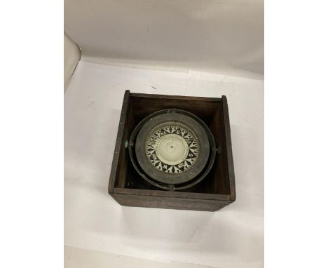 A VINTAGE BROOKS &amp; HAWKES, BIRMINGHAM GIMBAL SHIPS COMPASS 