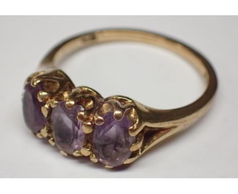 9ct gold amethyst ring size K 2.4g  CONDITION REPORT: Ring is undamaged