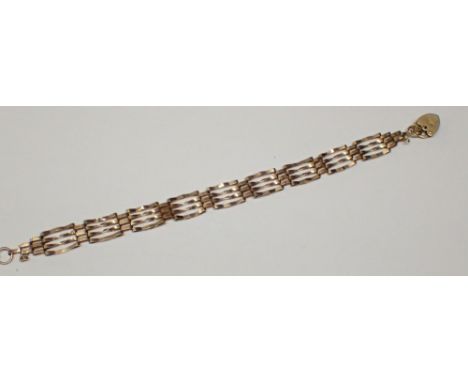 9ct gold gate bracelet with padlock clasp L: 18 cm 7.8g 