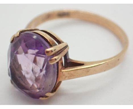 9ct gold amethyst solitaire ring size M 2.7g CONDITION REPORT: Ring is undamaged